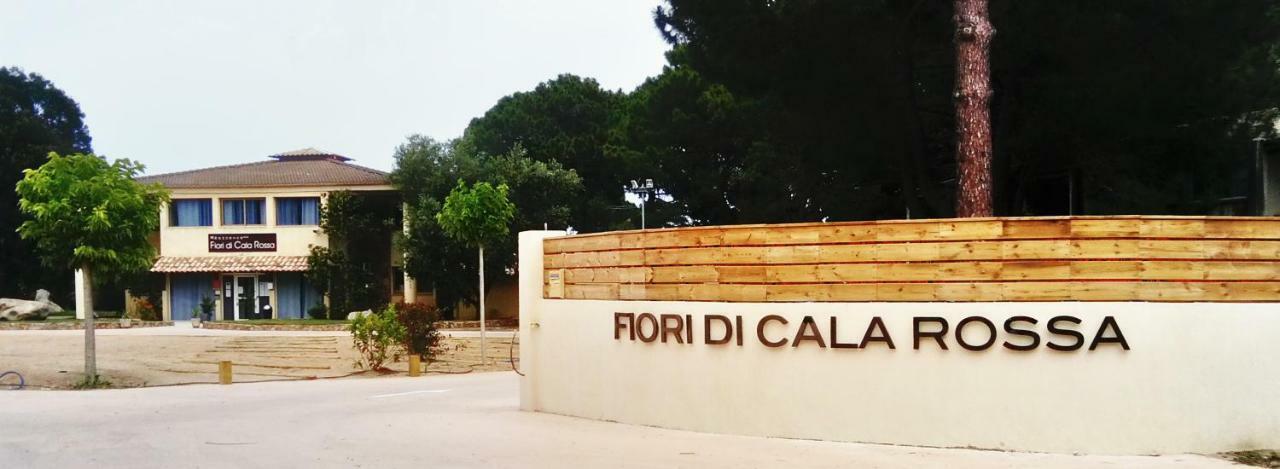 Residence Fiori Di Cala Rossa ลิชชี ภายนอก รูปภาพ